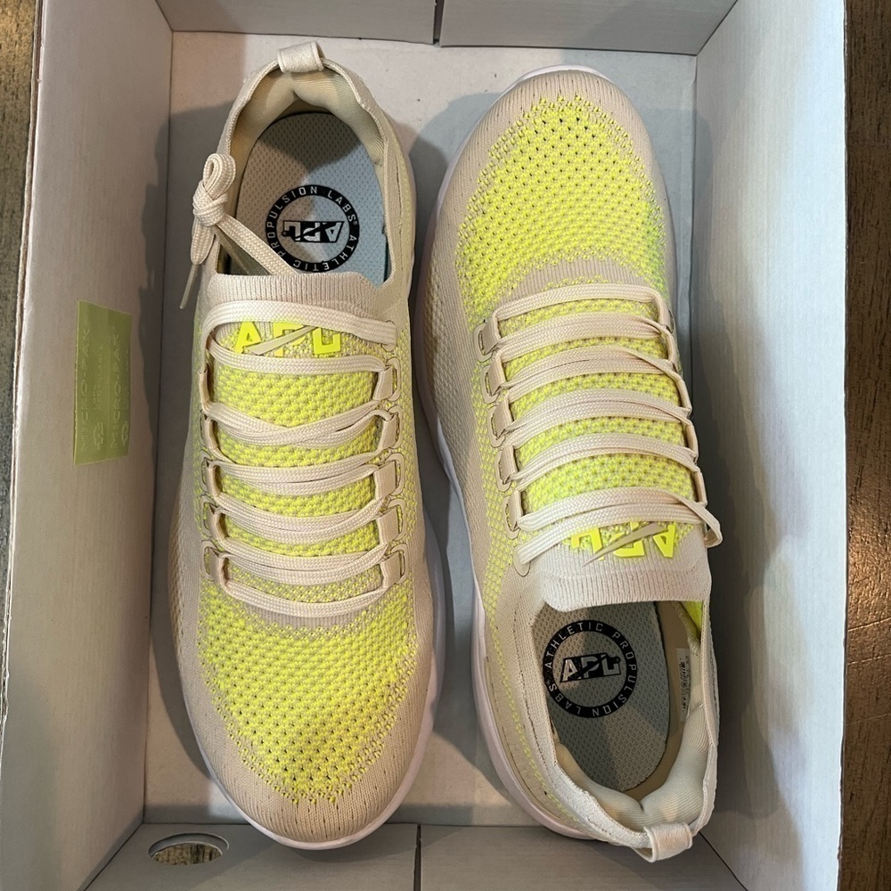 NEW APL Men’s TechLoom Breeze Beach / Energy / White Size 8.5 women 10